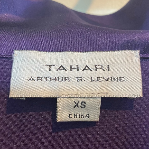 SOLD! Tahari ASL Sleeveless Tie Neck Blouse - Picture 3 of 4